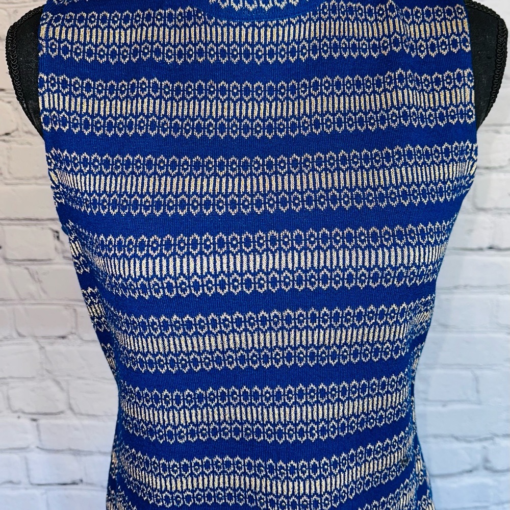 Beautiful St. John sleeveless tank, fabulous colors Royal Blue w/ shimmery gold